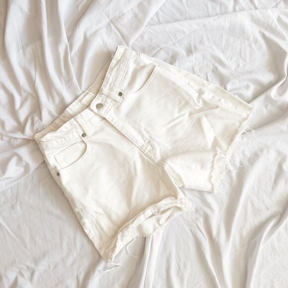 white H&M shorts✨ - Picture 1 of 3